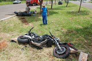 Um dos motociclistas estava em estado grave. O outro sofre apenas escoriações (Foto: Simão Nogueira)