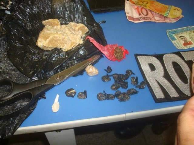  Pol&iacute;cia prende homem com crack escondido na virilha em Tr&ecirc;s Lagoas