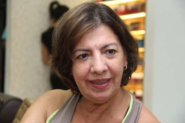 Pintar a unha do p&eacute; e da m&atilde;o pesa no bolso e chega a custar at&eacute; R$ 52