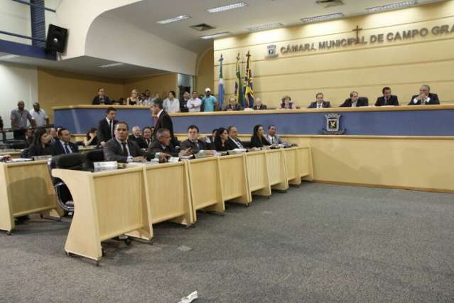 C&acirc;mara vai tentar derrubar liminar e retomar sess&atilde;o ainda nesta quinta