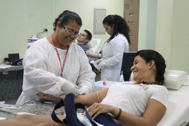 F&eacute;rias e frio espantam doadores de sangue e estoques est&atilde;o quase zerados 