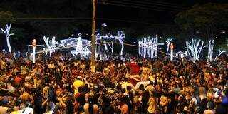 Decoração natalina em Juti foi inaugurada na última sexta-feira e população se reuniu na praça Santa Luzia. (Foto: Assessoria)