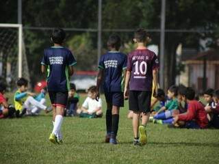 115 garotos já foram pré-selecionados durante treinos nos Bairros. A partir de agora, peneira seleciona os jogadores oficiais. (Foto: Fernando Antunes)