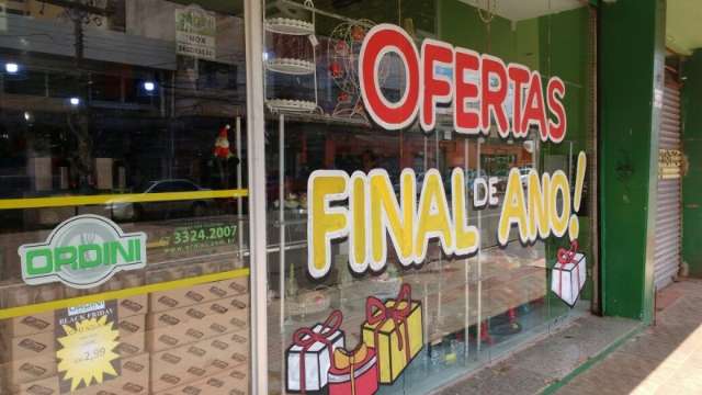 Esperando vendas melhores, lojas investem mais em tempor&aacute;rios