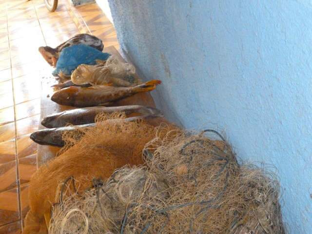  PMA prende assentado com pescado irregular e 500 m de rede de pesca