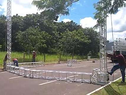Equipes desmontam estrutura de Carnaval na Interlagos, para alívio de moradores