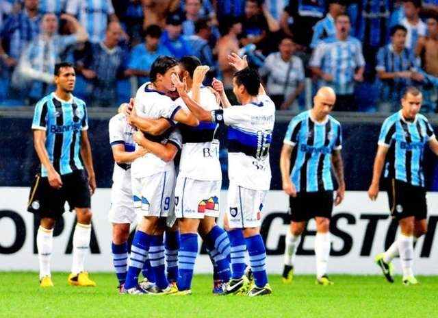 Em casa, Gr&ecirc;mio &eacute; derrotado por 2 a 1 pelo time chileno Huachipato 