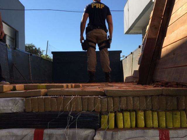 Motorista ganharia R$ 50 mil para levar 4.300 quilos de maconha ao MT
