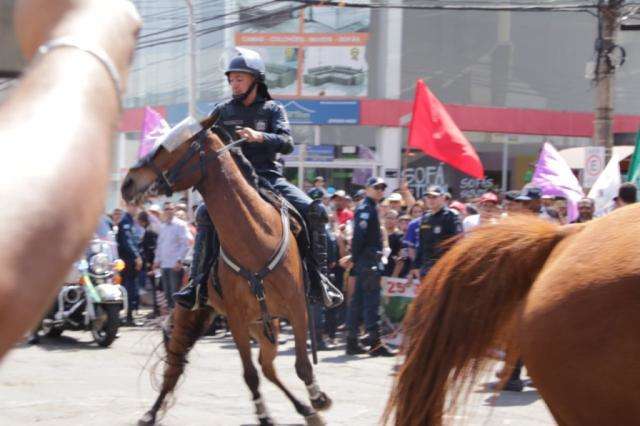 Desfile c&iacute;vico em Campo Grande reuniu mais de 20 mil; veja as imagens