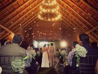 Casamento realizado no final da tarde na capela do La Zucca. (Foto: HEAVEN photo&amp;video)