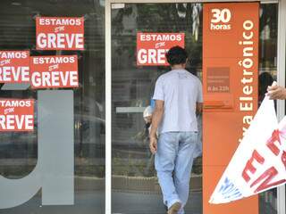 Greve dos bancos completou uma semana com 154 agências fechadas em MS. (Foto: Minamar Júnior)