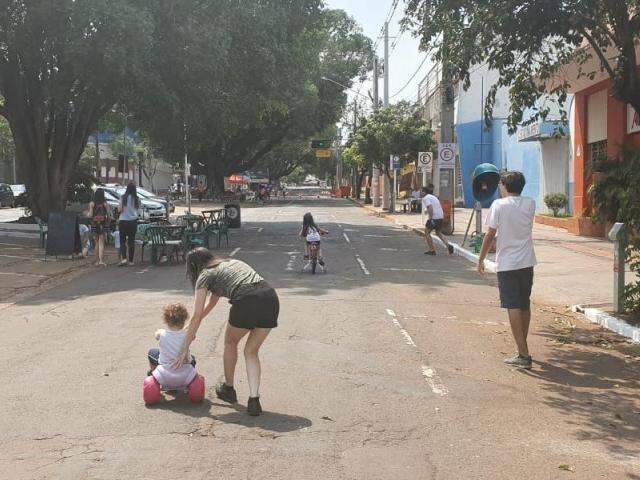 Sem carros, a&ccedil;&atilde;o fecha avenida e leva lazer em momento de conscientiza&ccedil;&atilde;o