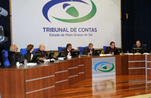 TCE aprova contas do governo de 2015, mas com ressalvas e recomenda&ccedil;&otilde;es