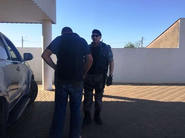 Bandidos sequestram e torturam construtor para roubar caminhonete