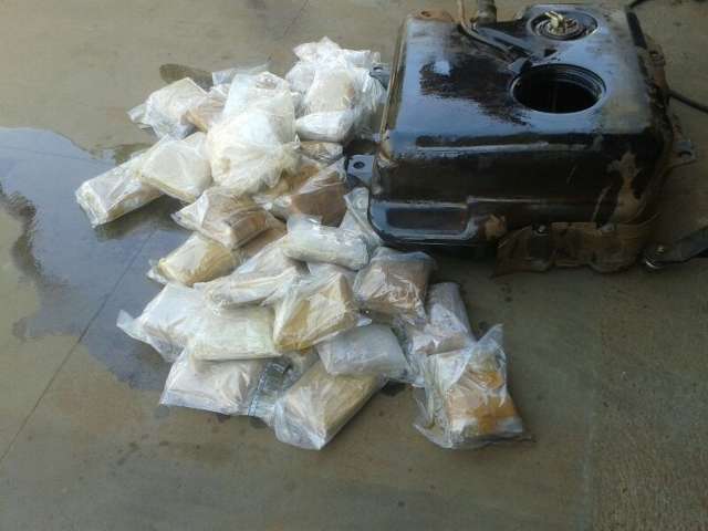 Homem de 37 anos &eacute; preso com 45 quilos de coca&iacute;na em Blazer na 262