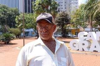 Os 120 anos fez Roberto de Souza se recordar de fatos históricos  (Foto: Henrique Kawaminami)
