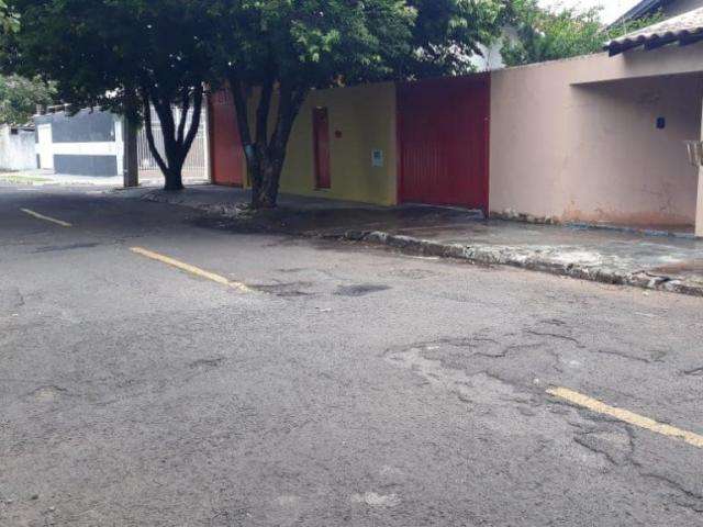 Baleado na perna, homem toca campainha para pedir socorro 