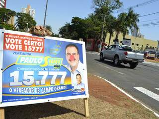 Placa foi encontrada com nariz de palhaço na avenida Mato Grosso com a rua Bahia (Foto: Pedro Peralta)