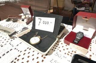 Relógio de 1883 é vendido por R$ 7 mil. (Foto: Marcelo Calazans)