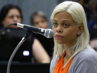 Gabriela Antunes, a Miss Cadeia, durante seu julgamento, no Fórum de Campo Grande (Foto: André Bittar)