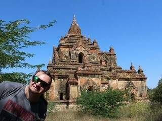 Iggy na Birmânia, um dos locais mais bonitos que já visitou.