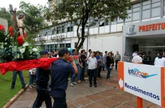  Imagem de S&atilde;o Sebasti&atilde;o faz peregrina&ccedil;&atilde;o; festa espera 5 mil fieis