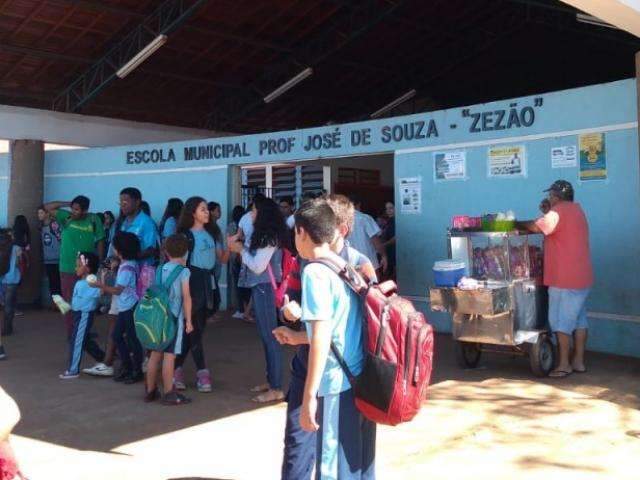Pais ficam surpresos e indignados com agress&atilde;o dentro da escola