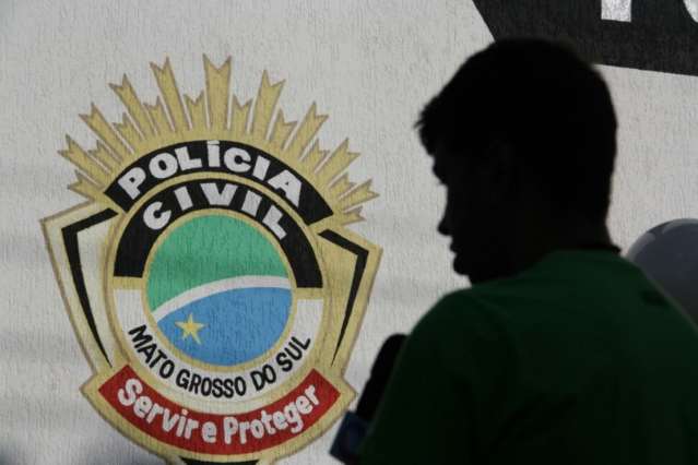 Na volta de balada, amigos cochilam e dupla rouba carro nas Moreninhas