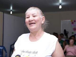 A corretora de imóveis Inácia Isabel, de 63 anos, ainda está na ativa e não perde um só dia. (Foto: Kísie Ainoã)