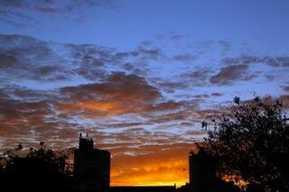 O dia na Capital Morena amanheceu com temperatura agradável. (Foto: Marcos Ermínio) 