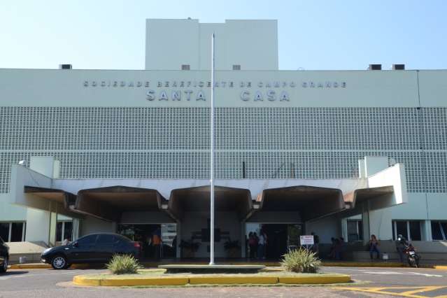 Problema el&eacute;trico faz Santa Casa suspender 30 cirurgias por dia
