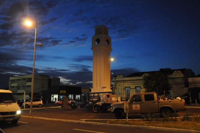 S&iacute;mbolo municipal, rel&oacute;gio da Cal&oacute;geras &eacute; retirado para conserto
