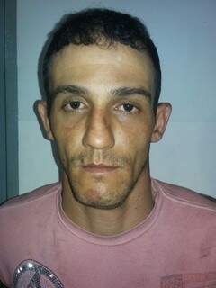 Maycon Antônio de Oliveira também foi preso por furto de veículo. (Foto: Divulgação DOF/MS)