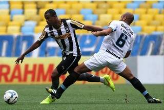 Botafogo e Grêmio se enfrentam em uma partida atrasada pela 19ª rodada do Brasileirão. (Foto: Vitor Silva/SS Press)
