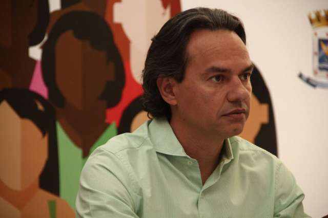 Projeto sobre incorpora&ccedil;&atilde;o salarial ir&aacute; para C&acirc;mara em agosto, diz prefeito