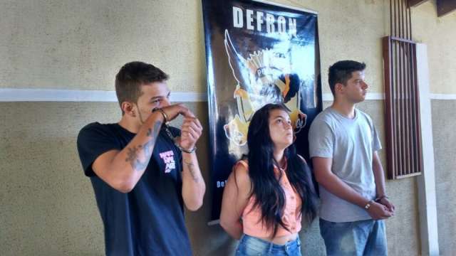 Jovens de 19 e 20 anos s&atilde;o presos com 219 quilos de maconha