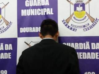 Adolescente de 14 anos &eacute; detido &ocirc;nibus com droga que traficaria na Capital 
