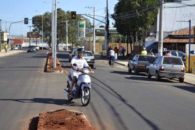 Ap&oacute;s amea&ccedil;a de protesto, prefeitura vai demolir canteiro de avenida