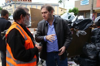 Bernal acompanhou pessoalmente a coleta de lixo na manhã deste sábado (Foto; Marcos Ermínio)
