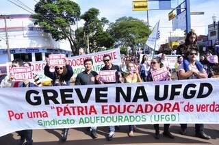 Administrativos da UFGD completam dois meses de greve nesta semana (Foto: Eliel Oliveira)