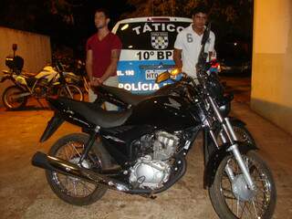 Marcio e Hélio são acusados de roubar moto na Capital (Foto: divulgação)