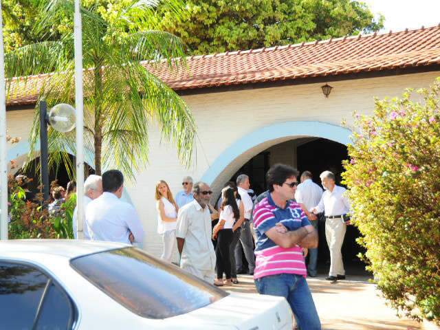 No vel&oacute;rio de universit&aacute;rios, a dor se mistura &agrave; busca por uma explica&ccedil;&atilde;o