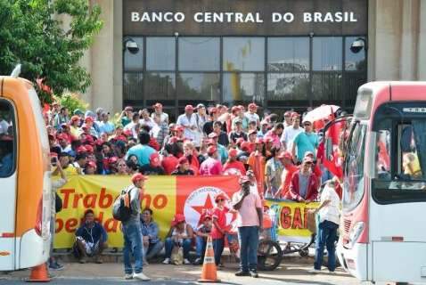 Sindicatos de MS patrocinam participação em ato pró-Dilma em Brasília