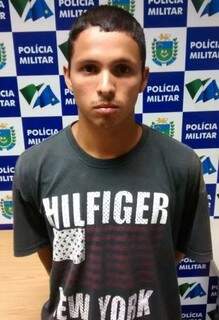 Max Allef Amorim Ramalho, de 22 anos, foi detido. (Foto: Batalhão de Choque)
