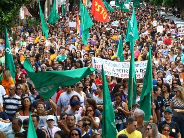 Temer diz que reforma &eacute; caminho para salvar Previd&ecirc;ncia do colapso