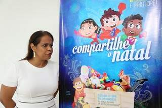 Promotora Jaceguara Dantas aposta na solidariedade para arrecadar mais de dez mil brinquedos. (Foto:Fernando Antunes) 