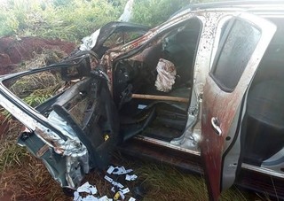 Carro em que a vítima estava ficou destruído (Foto: Siliga News)