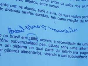 Candidatos reclamam de erros em prova de concurso para professores