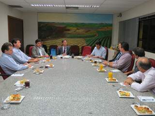 Encontro com embaixador da Nova Zelândia aconteceu na sede da Famasul e reuniu vários dirigentes comerciais do Estado(Foto: Divulgação)