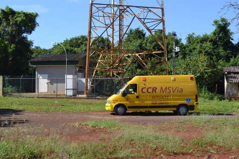 Trabalhador cai de torre a 10 metros de altura e sofre fratura exposta 